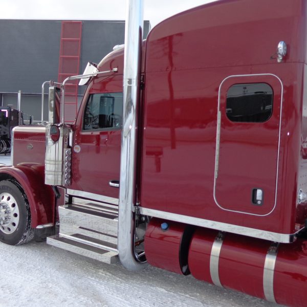 Peterbilt 589 rouge vin