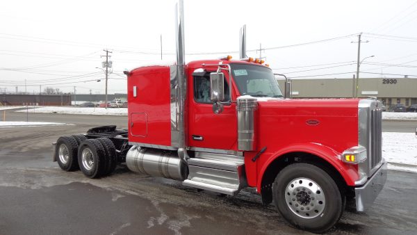 2025 Peterbilt 589