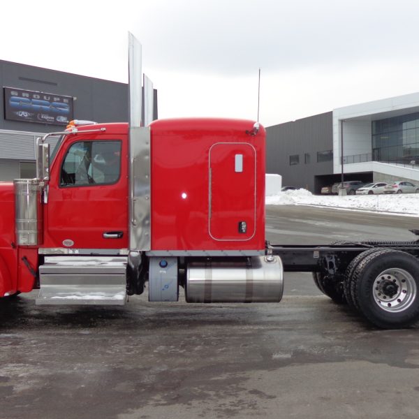 2025 Peterbilt 589