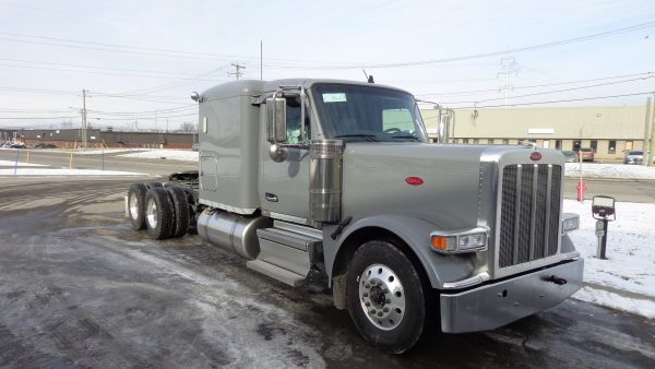 2025 Peterbilt 589