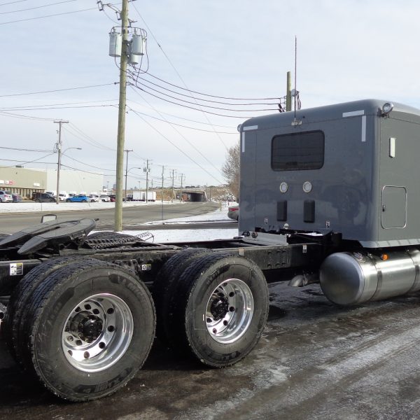 2025 Peterbilt 589