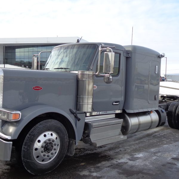 2025 Peterbilt 589