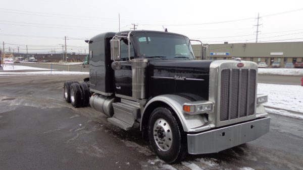 2025 Peterbilt 589