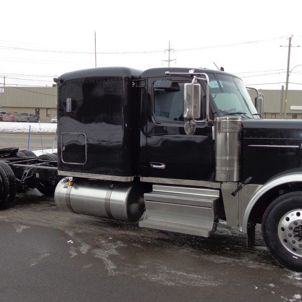 2025 Peterbilt 589