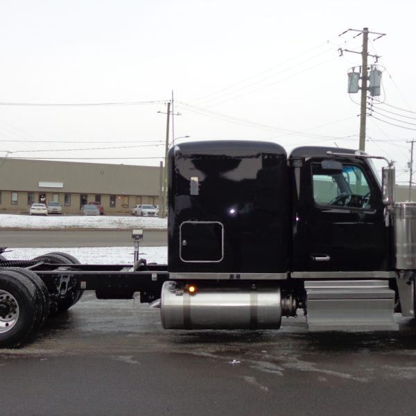 2025 Peterbilt 589