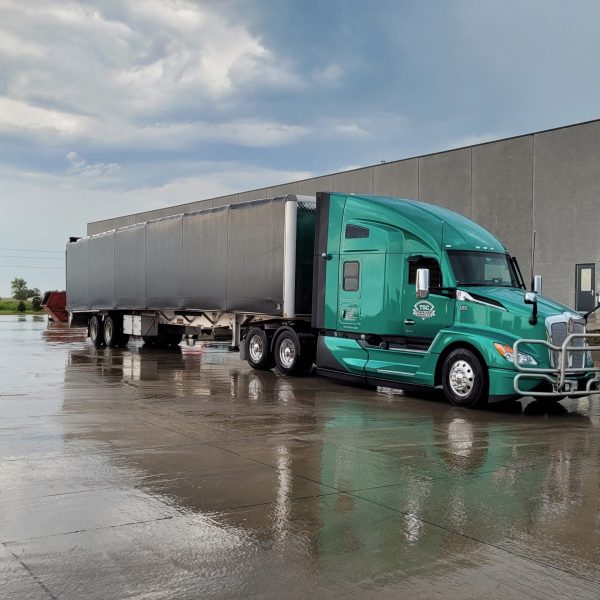 2023 Kenworth T680 TRÈS TRÈS PROPRE