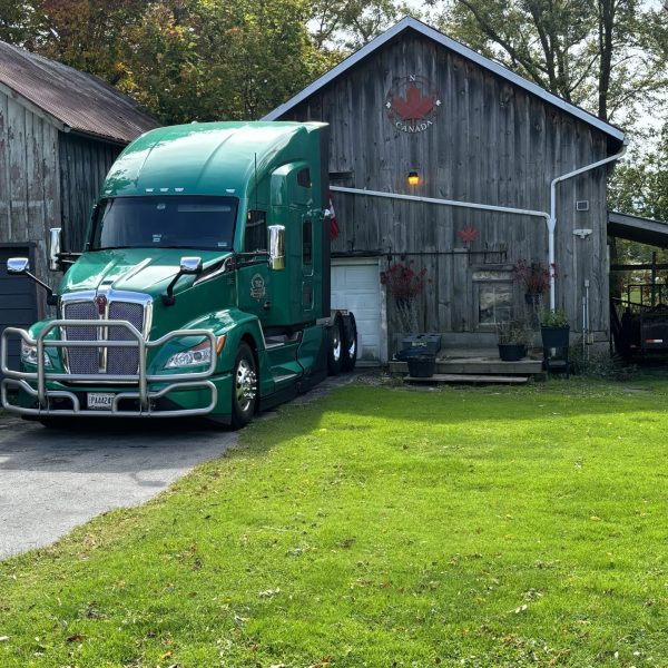 2023 Kenworth T680 TRÈS TRÈS PROPRE