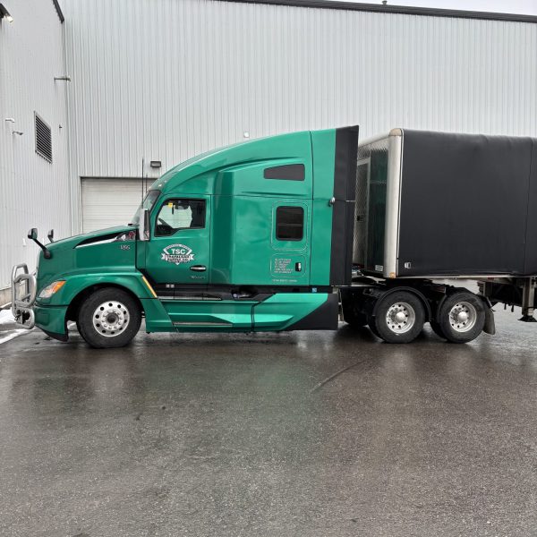 2023 Kenworth T680 TRÈS TRÈS PROPRE