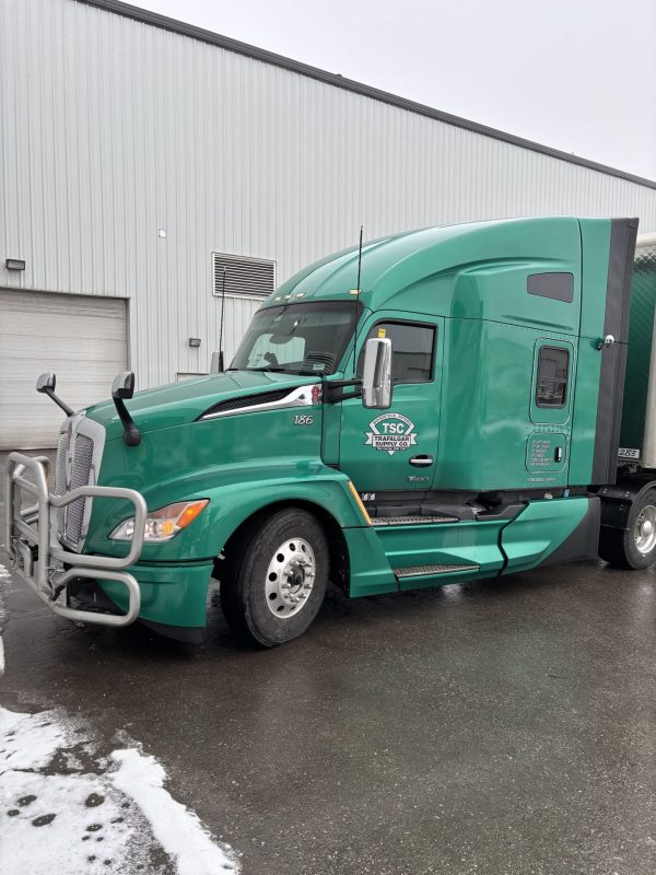 2023 Kenworth T680 TRÈS TRÈS PROPRE