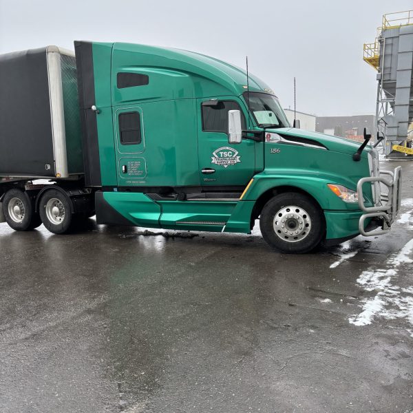 2023 Kenworth T680 TRÈS TRÈS PROPRE