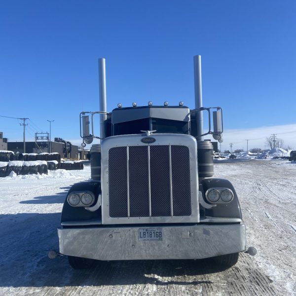 2020 Peterbilt 389 VERY CLEAN AND LOW MILLAGE