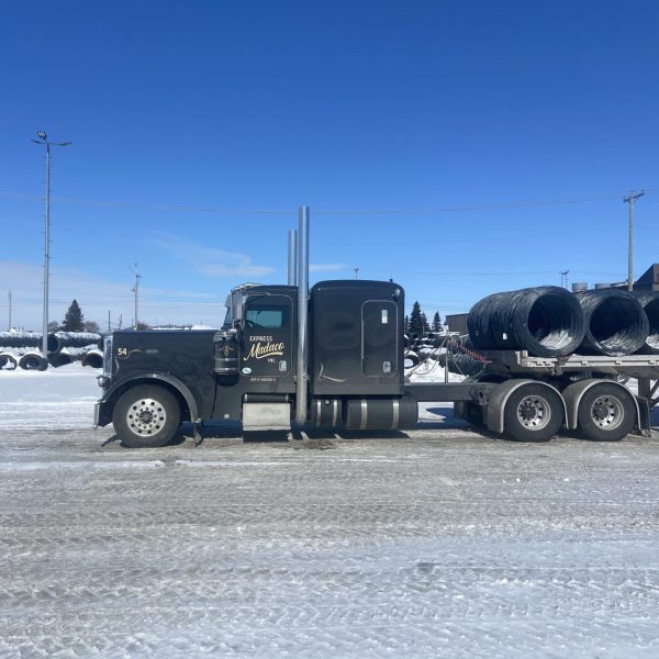 2020 Peterbilt 389 VERY CLEAN AND LOW MILLAGE